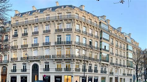 101 rue george v paris.